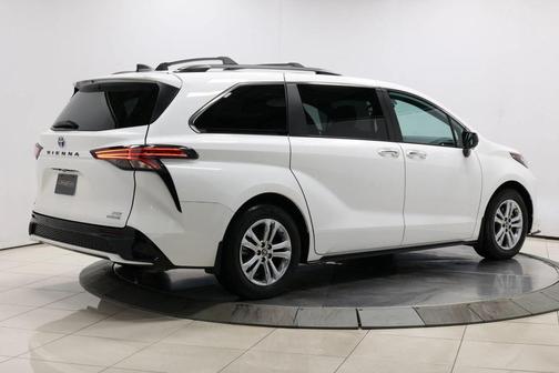 2023 Toyota Sienna XSE 7 Passenger