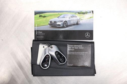 Blue 2022 Mercedes-Benz S-Class 4MATIC