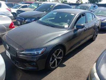2024 Volvo S60 B5 Core Dark Theme
