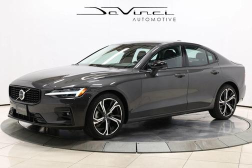 2024 Volvo S60 B5 Core Dark Theme