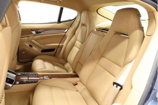 2014 Porsche Panamera 4