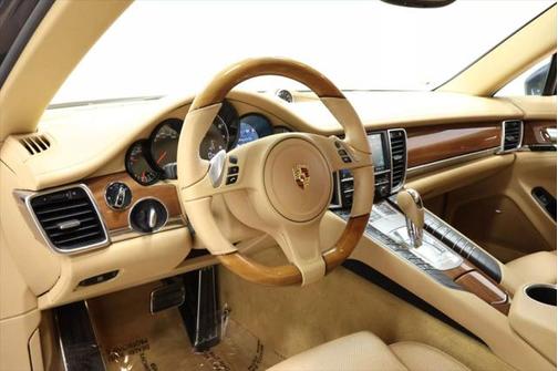 2014 Porsche Panamera 4