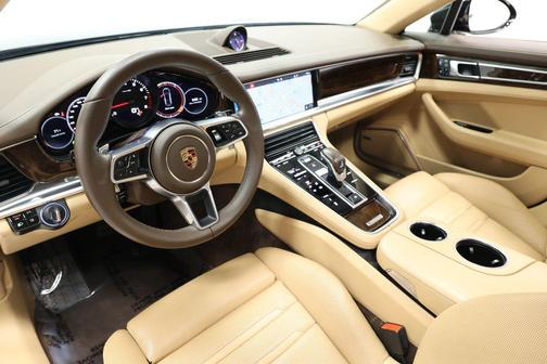 2018 Porsche Panamera 4 Executive