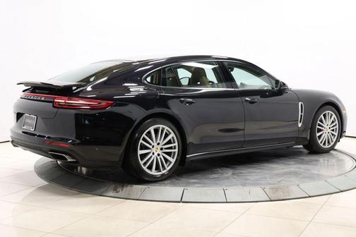 2018 Porsche Panamera 4 Executive
