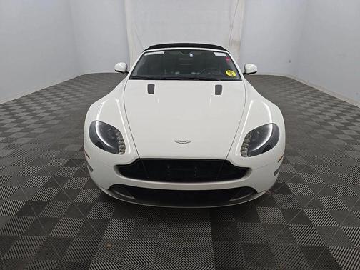 White 2016 Aston Martin V8 Vantage Base