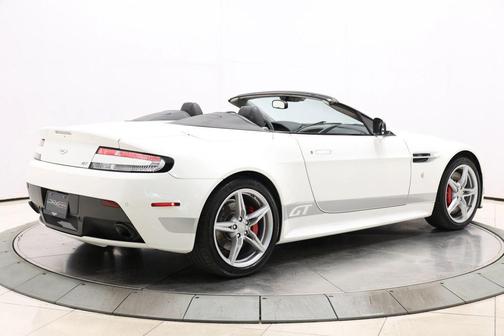 White 2016 Aston Martin V8 Vantage Base