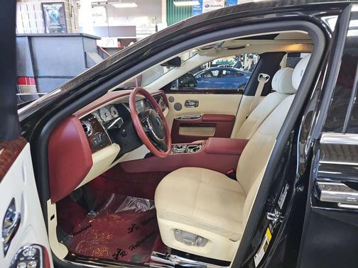 Black 2013 Rolls-Royce Ghost Sedan 4D