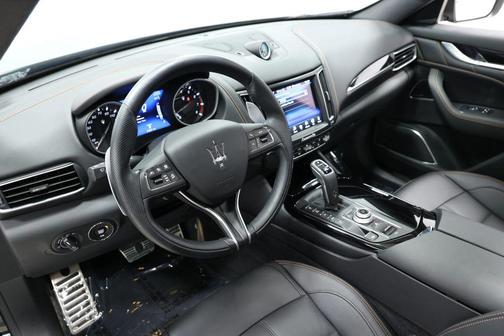 Nero 2020 Maserati Levante S GranSport