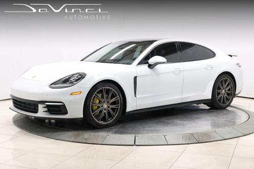 2018 Porsche Panamera 4