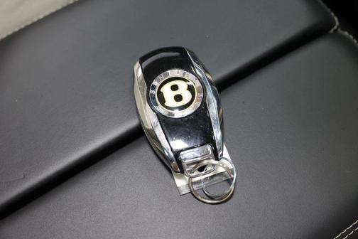 Black 2019 Bentley Bentayga V8