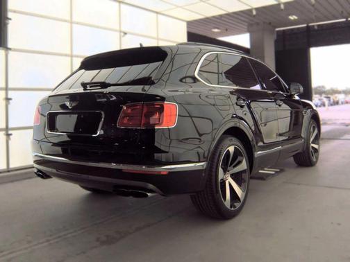 Black 2019 Bentley Bentayga V8