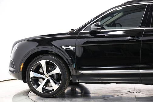 Black 2019 Bentley Bentayga V8