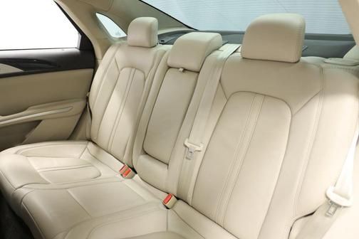 2016 Lincoln MKZ Base