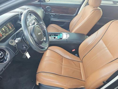 2016 Jaguar XJ XJ R-Sport