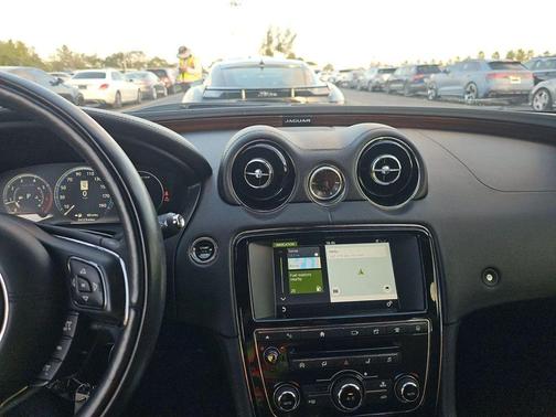 2016 Jaguar XJ XJ R-Sport