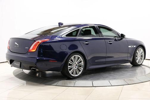 2016 Jaguar XJ XJ R-Sport