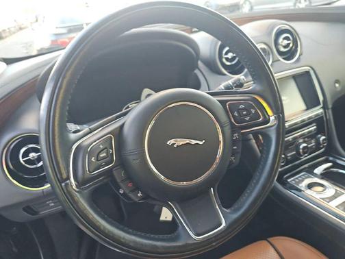 2016 Jaguar XJ XJ R-Sport
