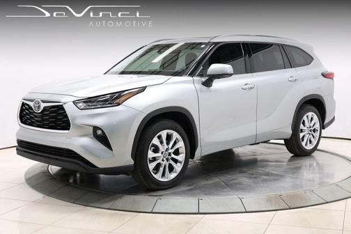 Celestial Silver Metallic 2022 Toyota Highlander Limited