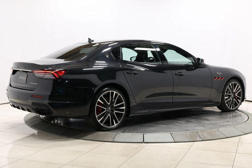 2022 Maserati Quattroporte Trofeo