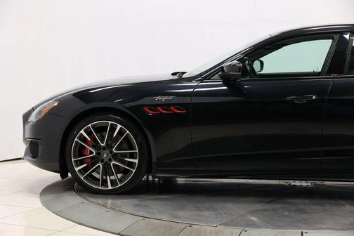 2022 Maserati Quattroporte Trofeo