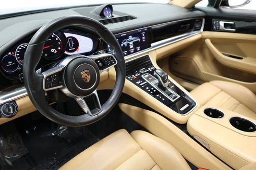 2018 Porsche Panamera 4