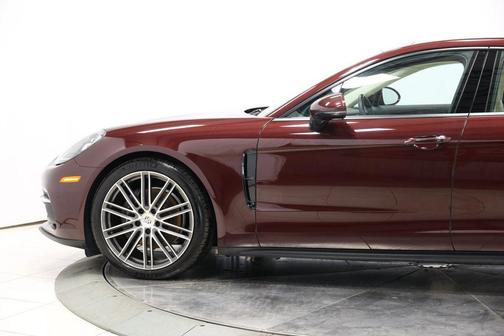 2019 Porsche Panamera 4