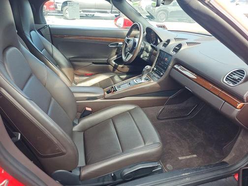 2019 Porsche 718 Boxster Roadster 2D