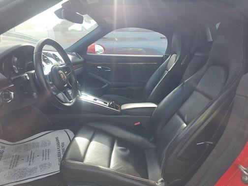 2019 Porsche 718 Boxster Roadster 2D