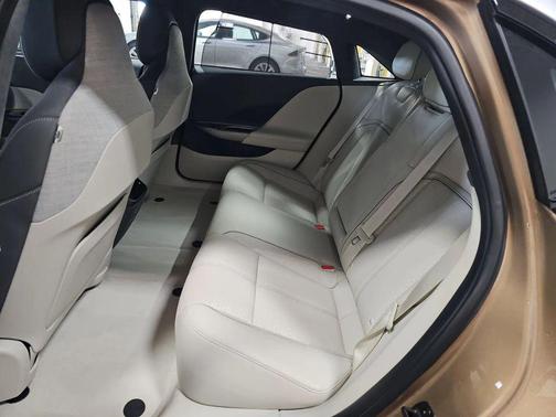 Eureka Gold 2022 Lucid Air Dream Edition