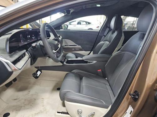 Eureka Gold 2022 Lucid Air Dream Edition