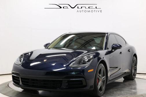 2017 Porsche Panamera 4