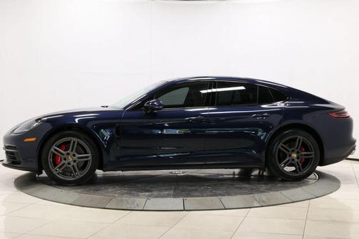2017 Porsche Panamera 4