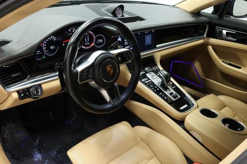 2017 Porsche Panamera 4