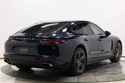 2017 Porsche Panamera 4