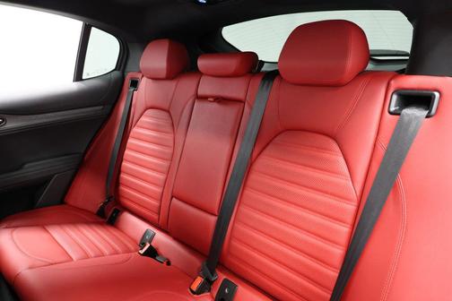 Rosso Etna 2024 Alfa Romeo Stelvio Ti