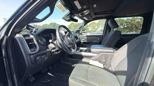 2019 RAM 2500 Big Horn Crew Cab 4x4 8' Box