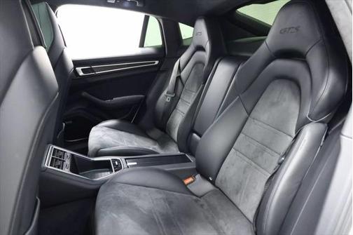 2020 Porsche Panamera GTS