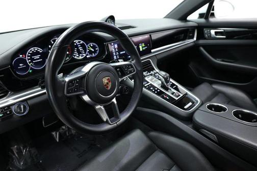 2018 Porsche Panamera 4