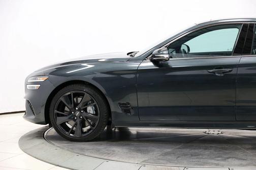 2023 Genesis G70 3.3T RWD