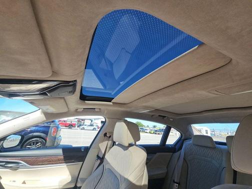 2020 BMW 750 i xDrive