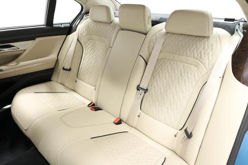 2020 BMW 750 i xDrive