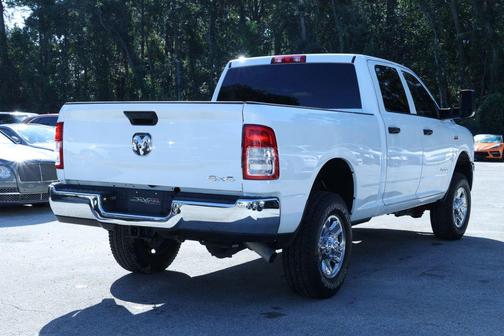 2022 RAM 2500 Tradesman Crew Cab 4x4 6'4' Box