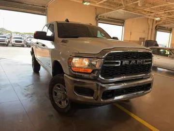 2022 RAM 2500 Tradesman Crew Cab 4x4 6'4' Box