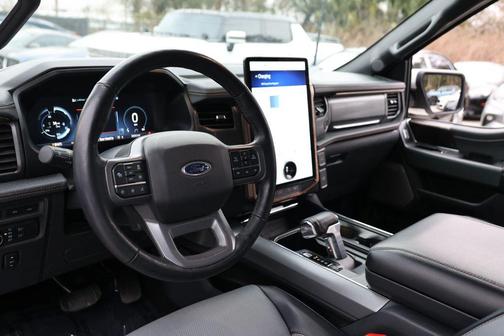 2022 Ford F-150 Lightning LARIAT