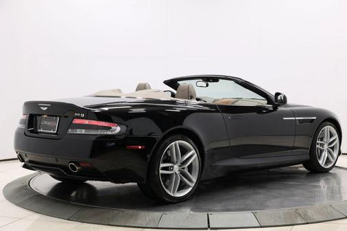 2015 Aston Martin DB9 Volante Carbon Edition