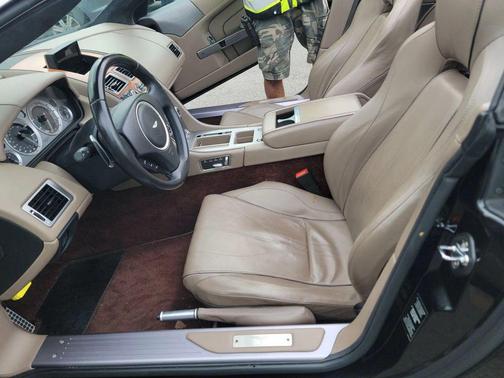 2015 Aston Martin DB9 Volante Carbon Edition