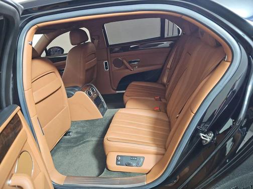 Onyx Metallic 2014 Bentley Flying Spur Base