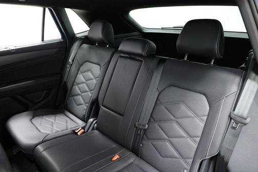 2025 Volkswagen Atlas Cross Sport 2.0T SE w/Technology 4MOTION