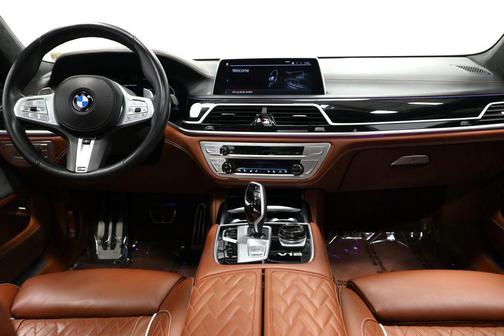 2022 BMW M760 xDrive