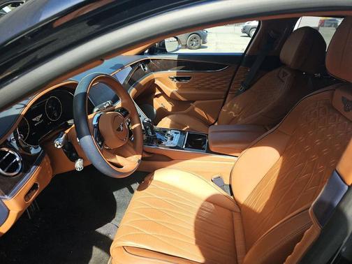 2022 Bentley Flying Spur V8